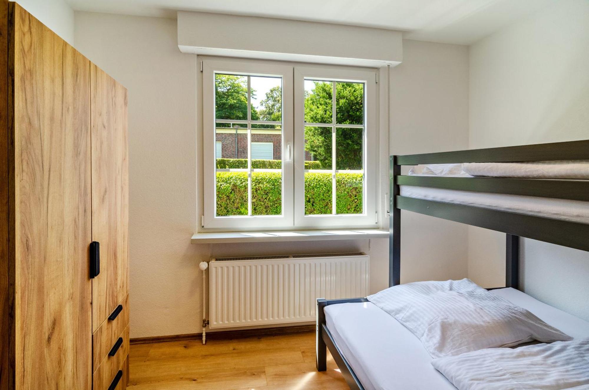 Ferienhaus Sonnenschein - Wohnung 1 Норден Екстериор снимка